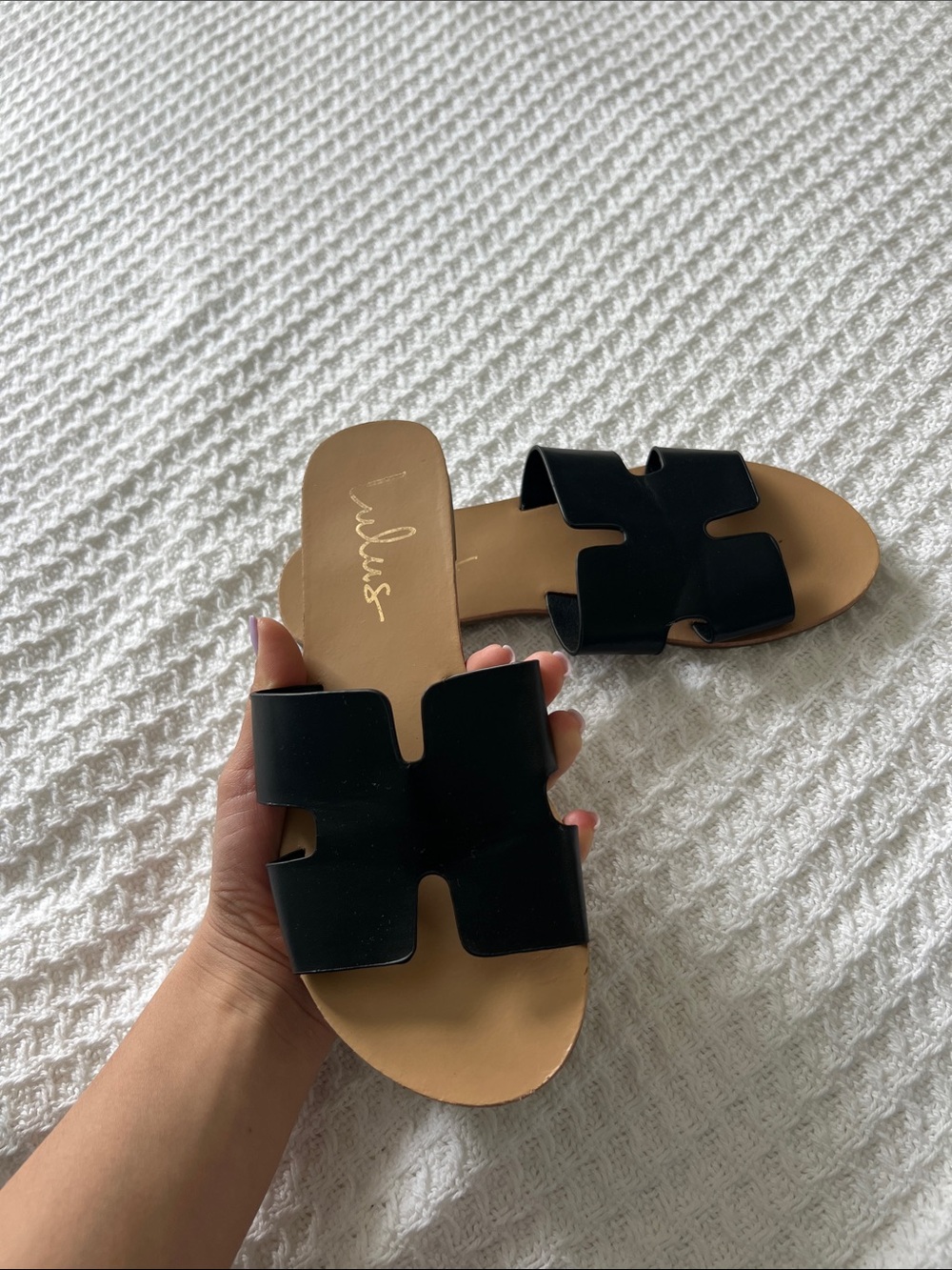 Lulus Women’s Size 5   Black & Tan Slide Sandals